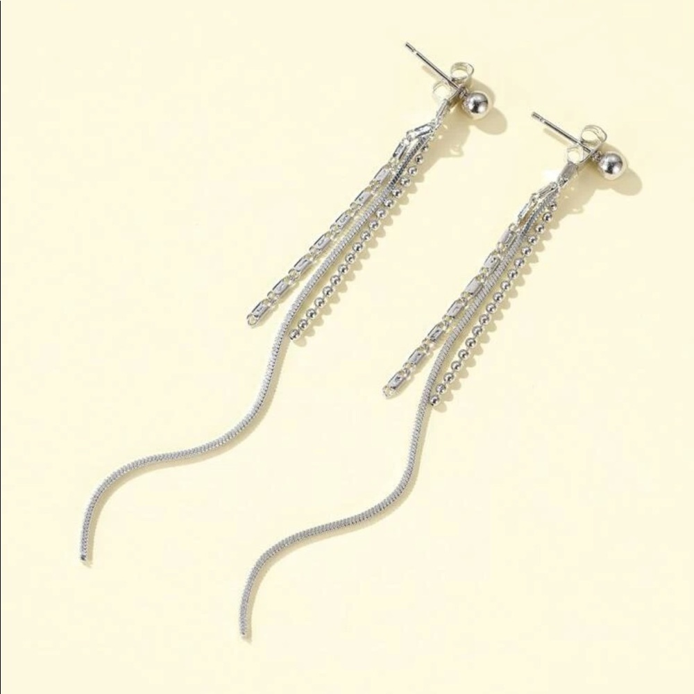 • Eliana • Chain Tassel Earrings - Picture 2 of 5